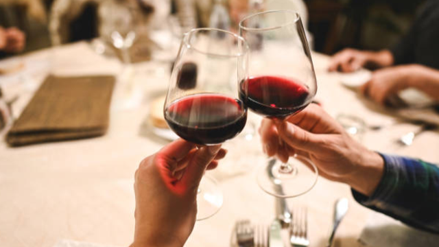 8 Red Wine Terbaik untuk Menemani Makan Malam